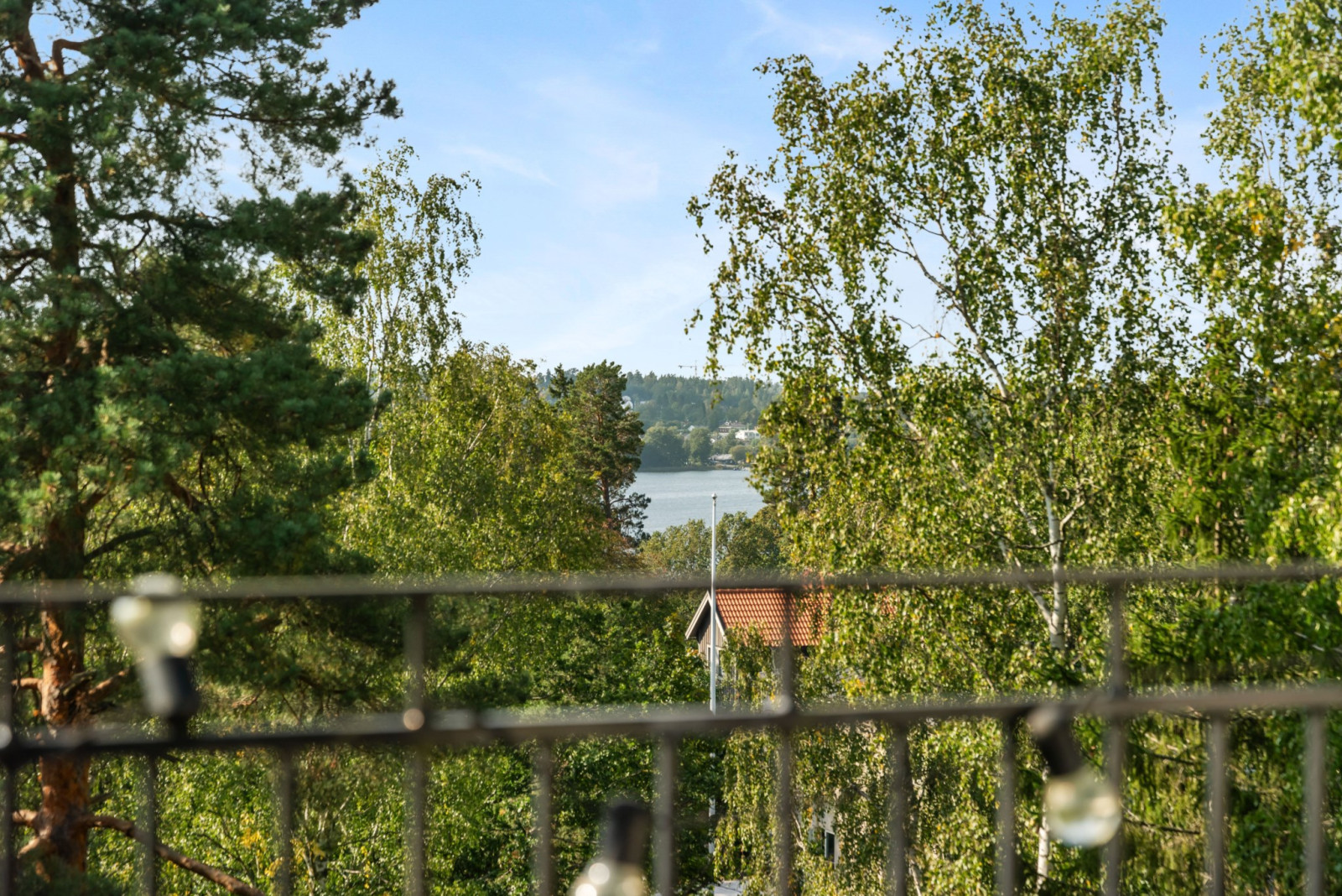Sjöglimt mot Edsviken Åsevägen 2