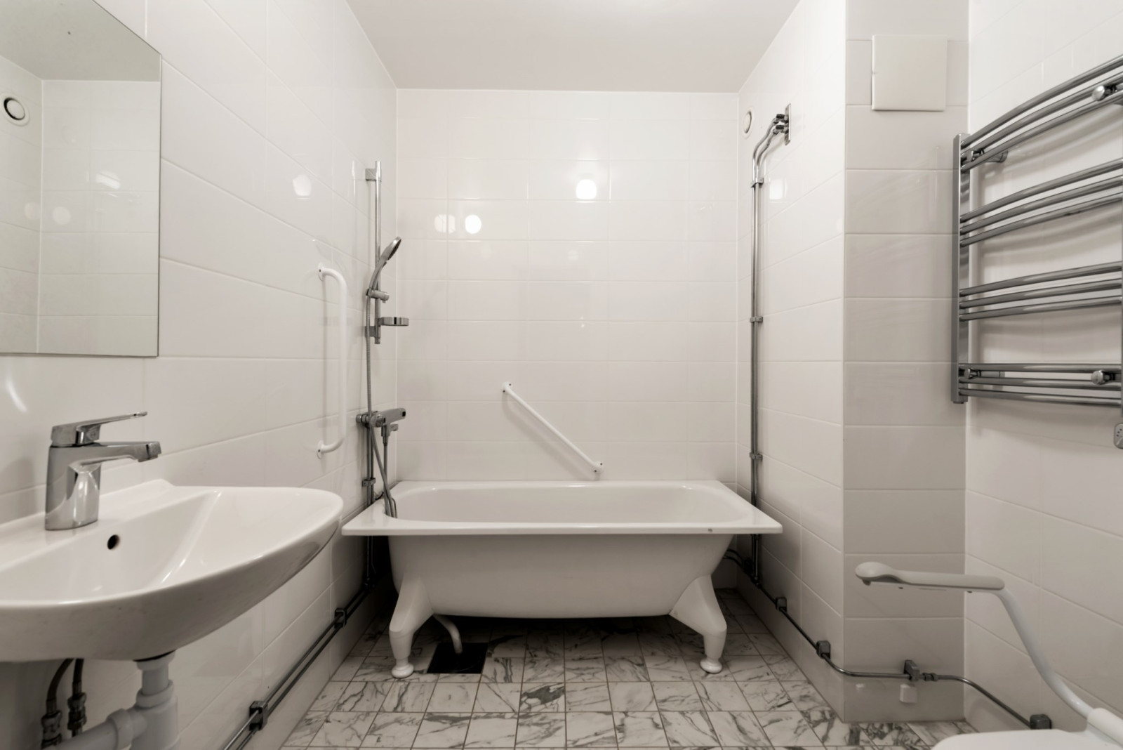 Nyrenoverat badrum/wc Mörbyleden 22