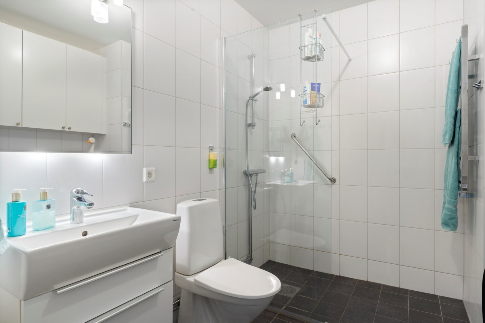  Sjövillegränd 10 högst upp i huset med sjöutsikt