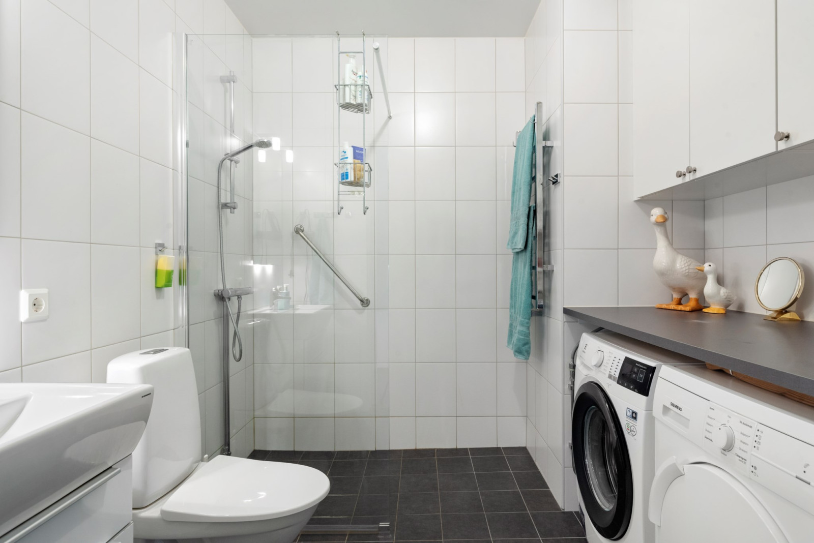 Sjövillegränd 10 högst upp i huset med sjöutsikt