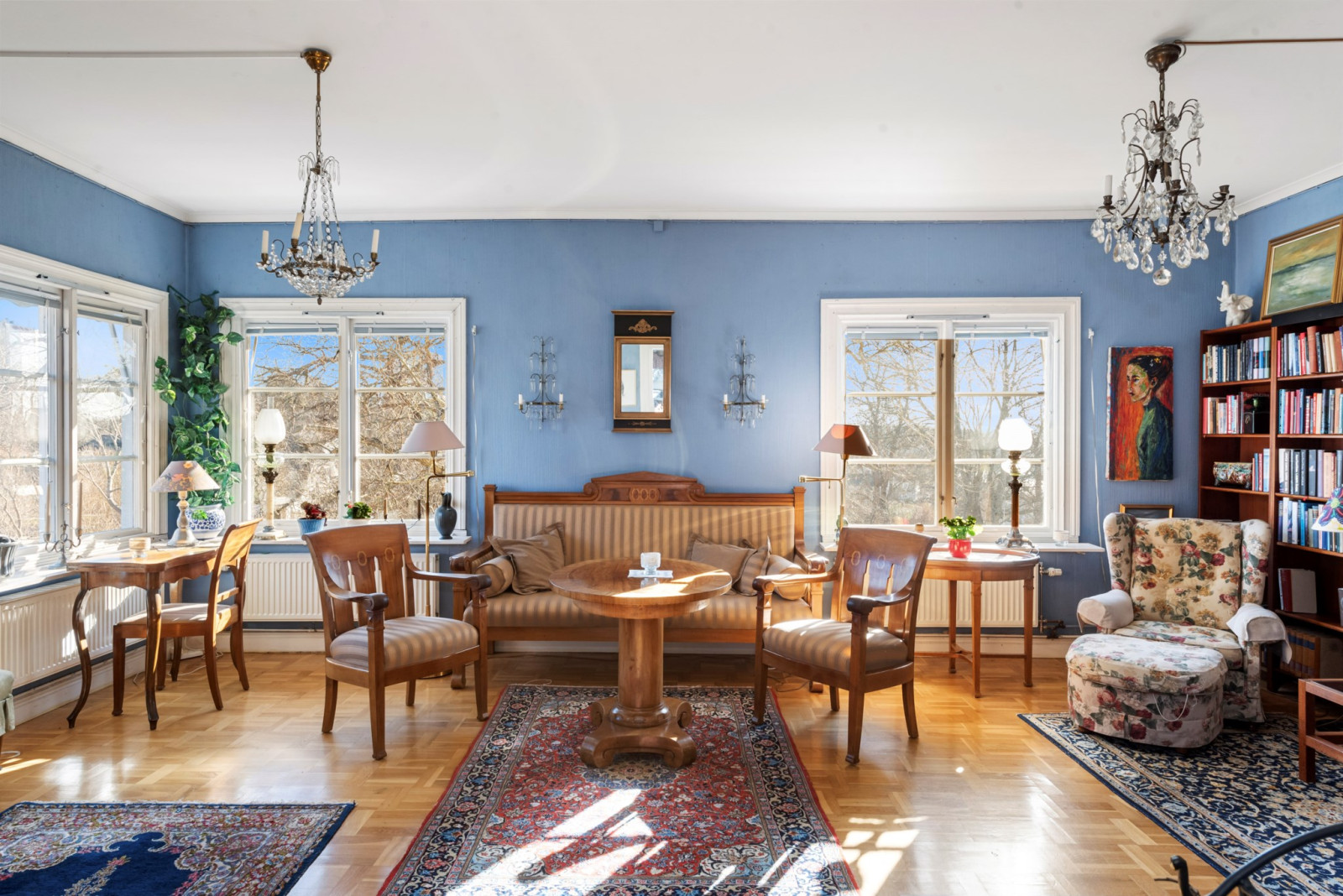 Sekelskiftesvåning med villakänsla Soltorpsvägen 12