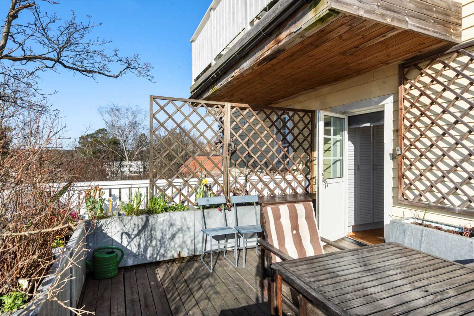 Magnifik mysig egen altan med soligt och privat läge Soltorpsvägen 12