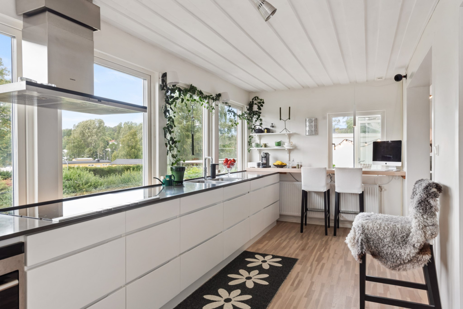 Generöst med bänkytor Noragårdsvägen 37