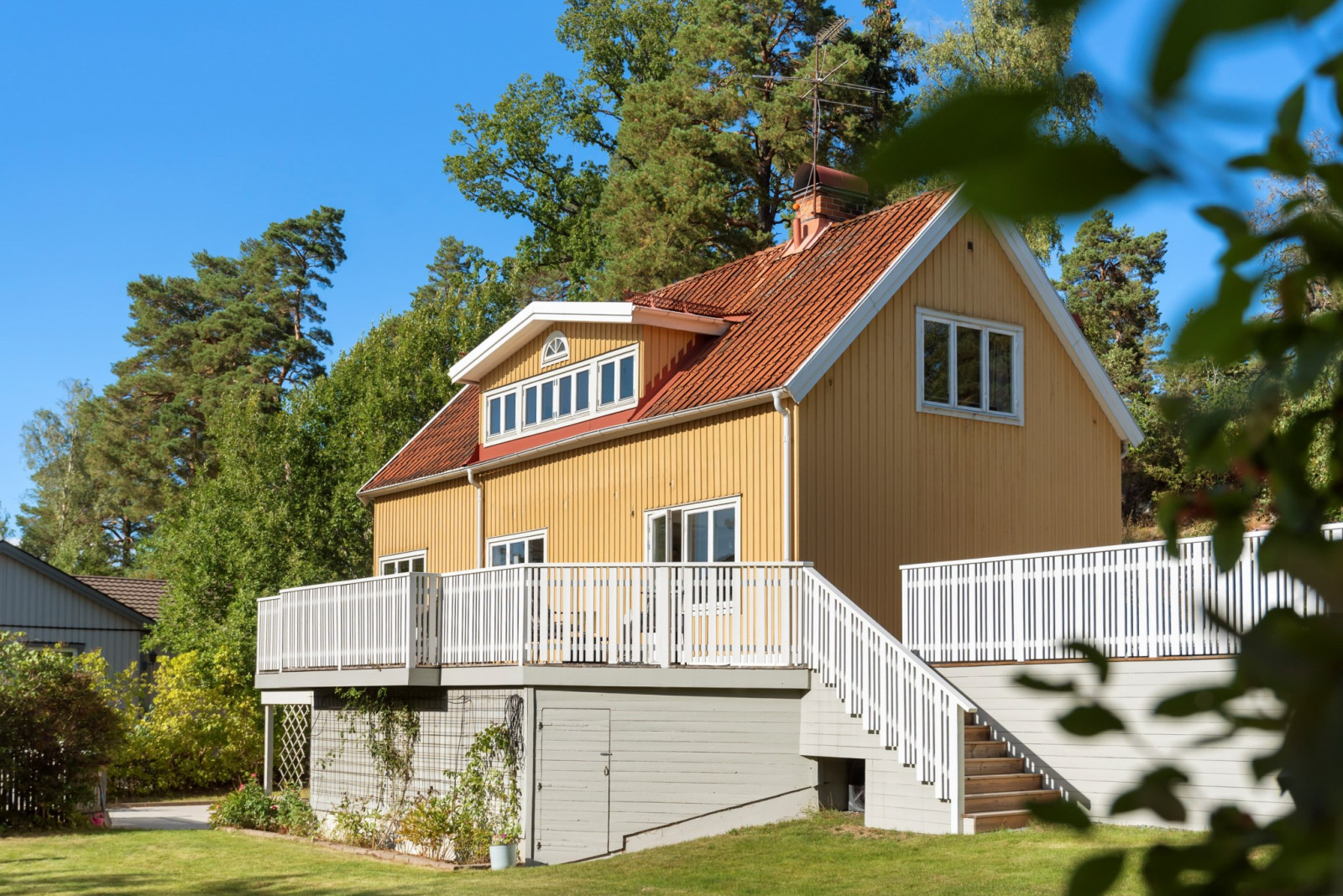 Soligt S/V-läge Edsviksvägen 102
