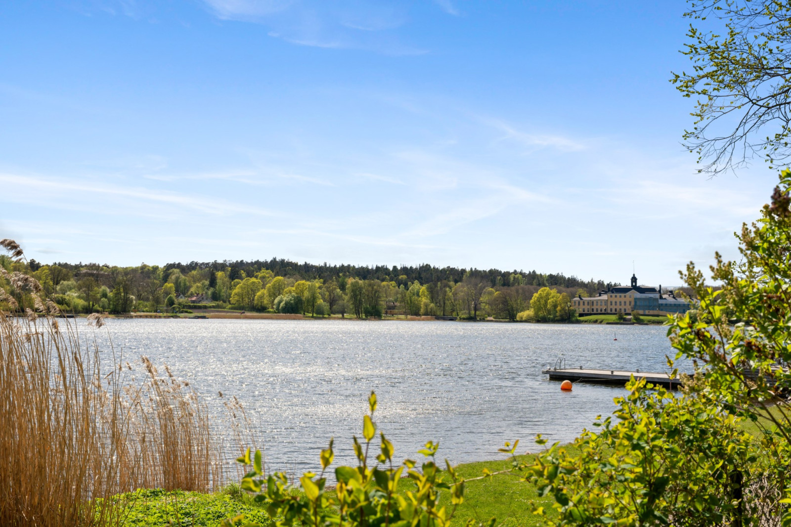 ca 300 meter till Edsviken Noragårdsvägen 37